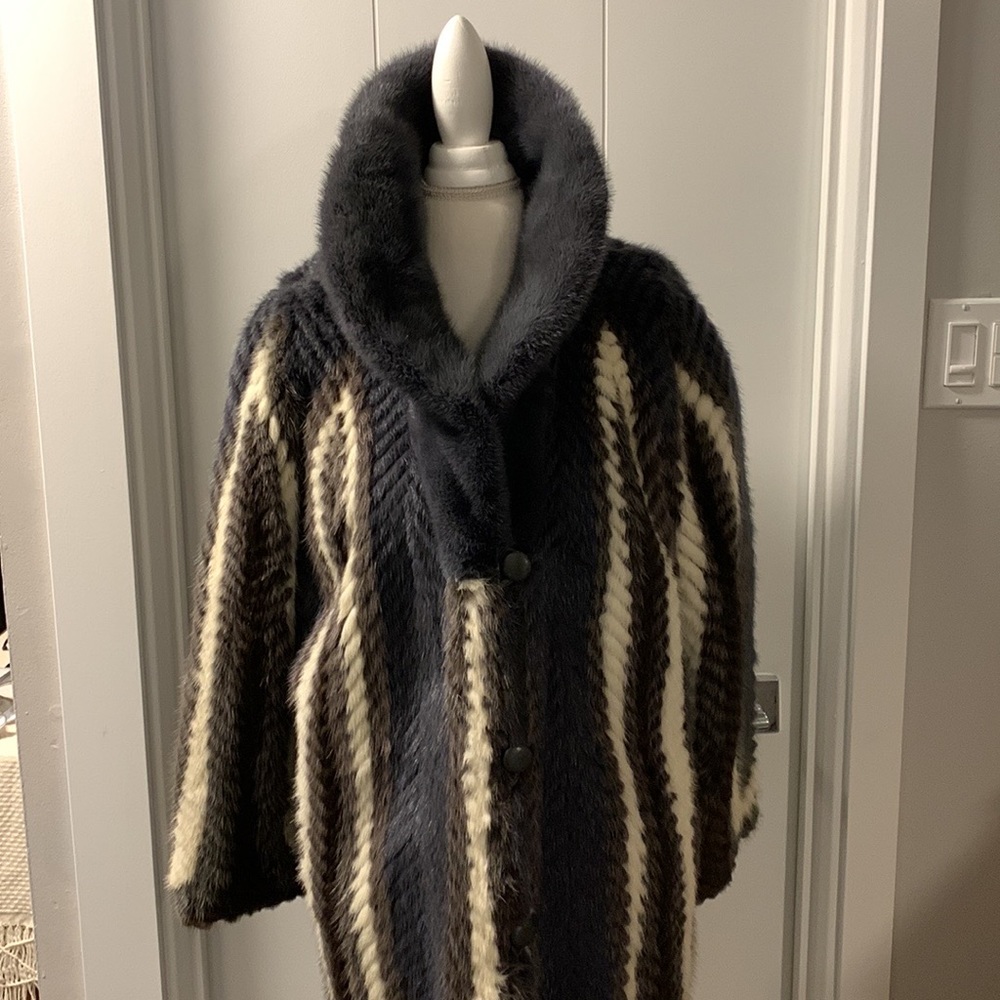Mink fur coat unique design revisable leather inside